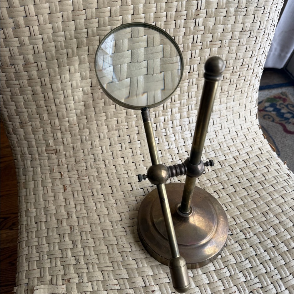 Antique Brass Magnifying Glass Stand Adjustable desktop decor - Picture 3 of 9